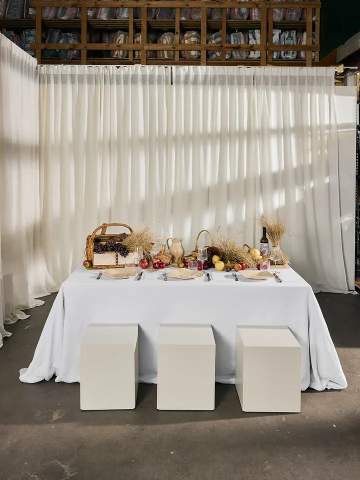 Le studio photo d'Antoinette Design avec rideaux blancs
