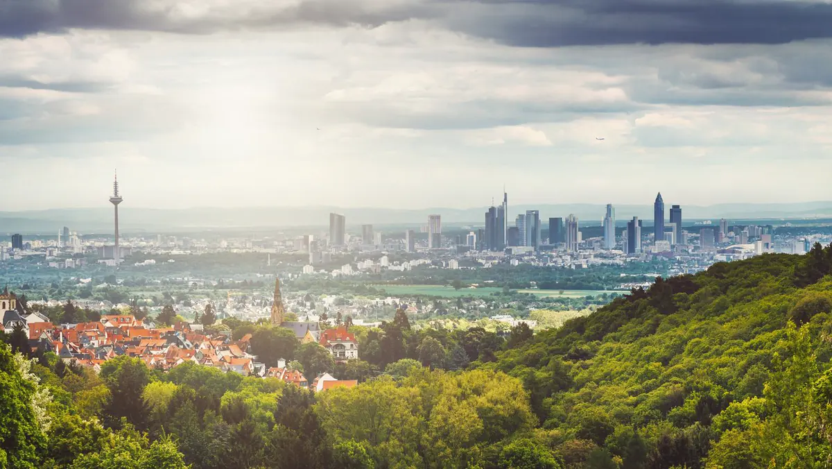 Comparison: living in the city centre vs the outlying municipalities