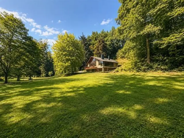 Architectenwoning op een uniek domein van bijna 4 hectare.
