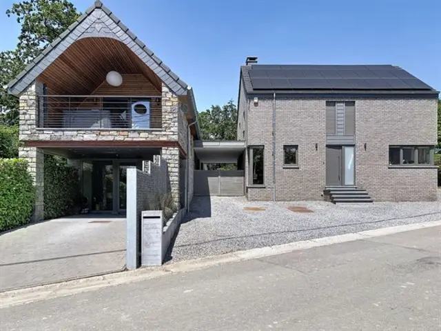 Moderne villa met zwembad & luxueuze gîte.