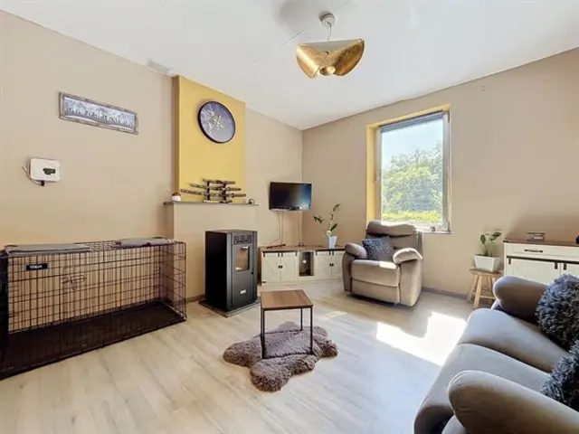 Gerenoveerde woning op 2 minuten van alle voorzieningen.