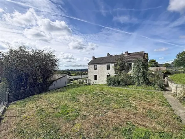 Mont-Comblain: hübsches Haus am Feldrand