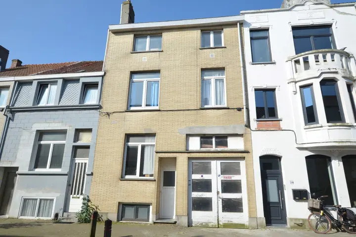 Warehouse with two approved apartments