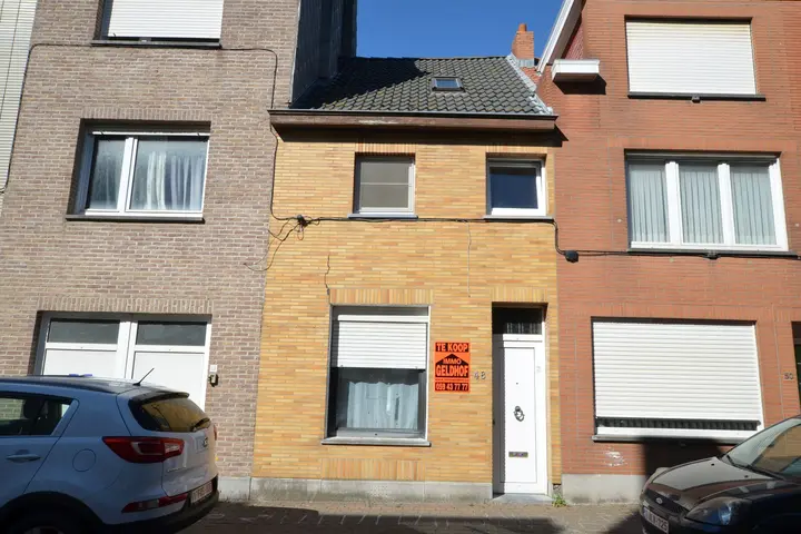 Quietly located house