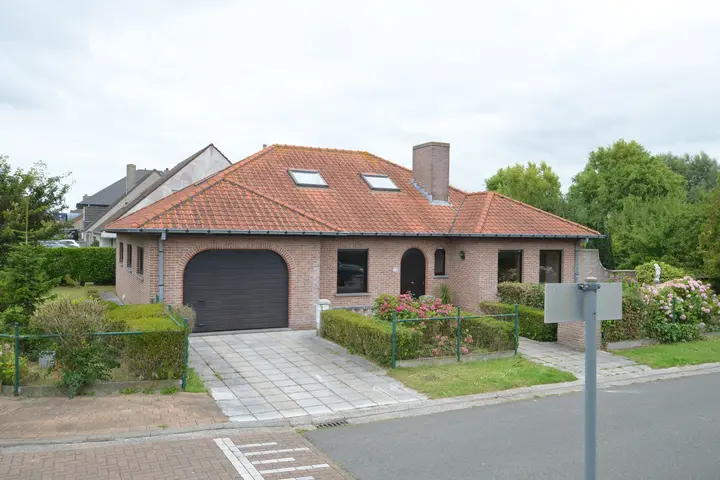 Bredene-aan-Zee, villa with large south-facing garden