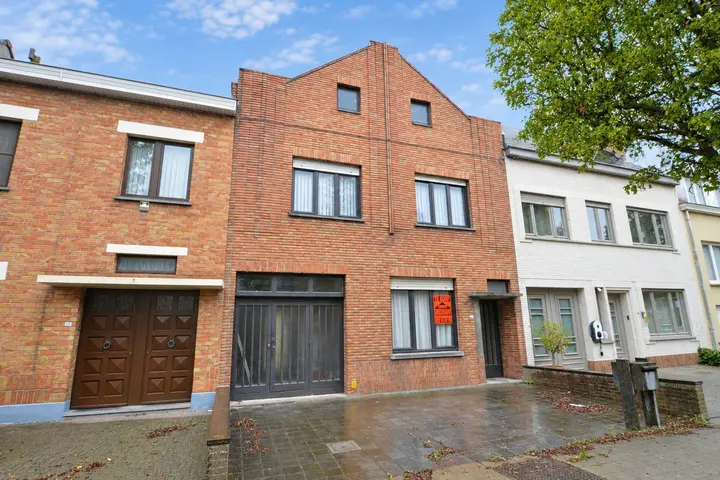 Spacious house to renovate