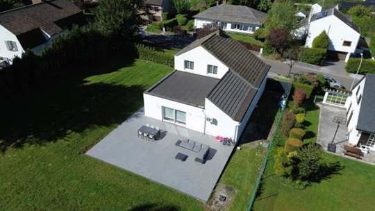 Villa option v.