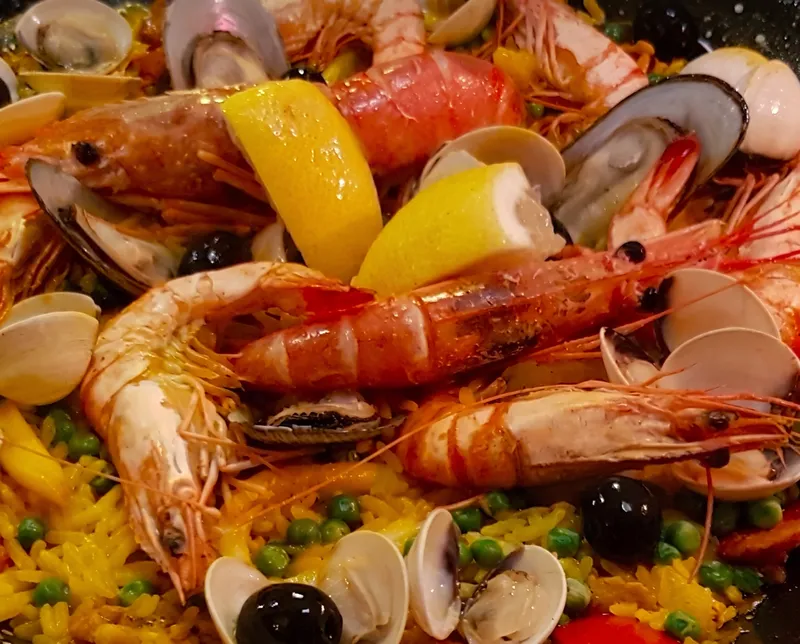 Paella aux fruits de mer