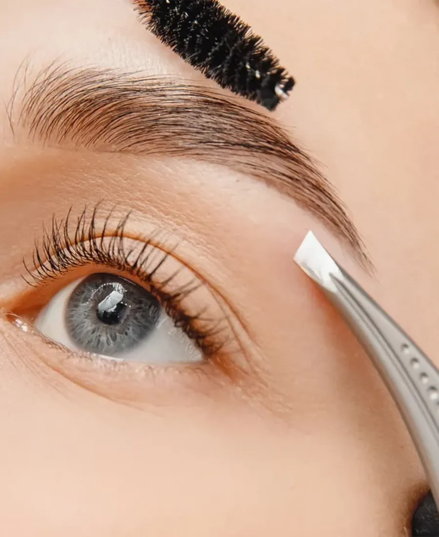 Épilation des sourcils
